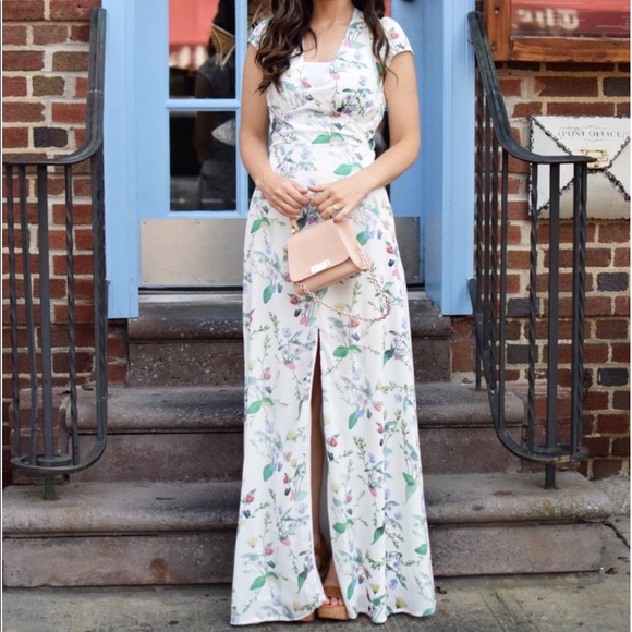 Dresses & Skirts - Floral maxi dress